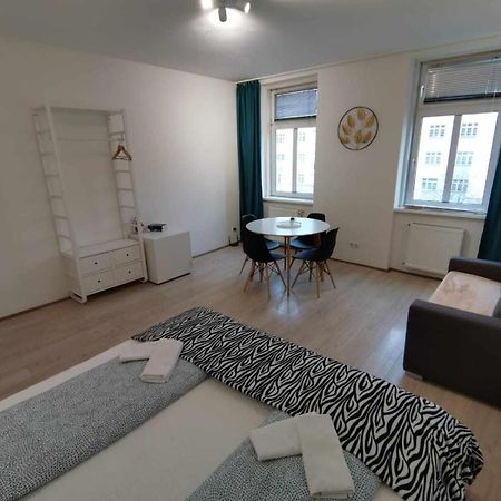 Central Apartment Metro 1 Min. เวียนนา ภายนอก รูปภาพ