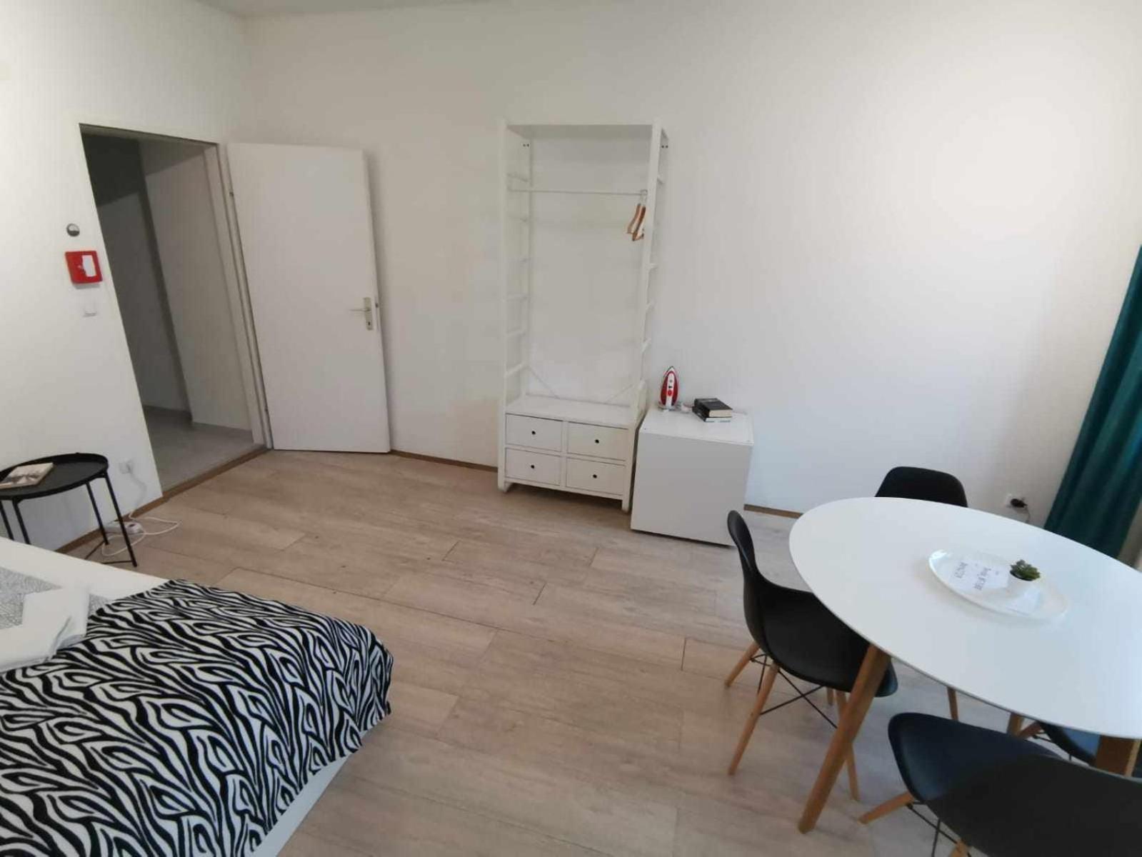 Central Apartment Metro 1 Min. เวียนนา ภายนอก รูปภาพ